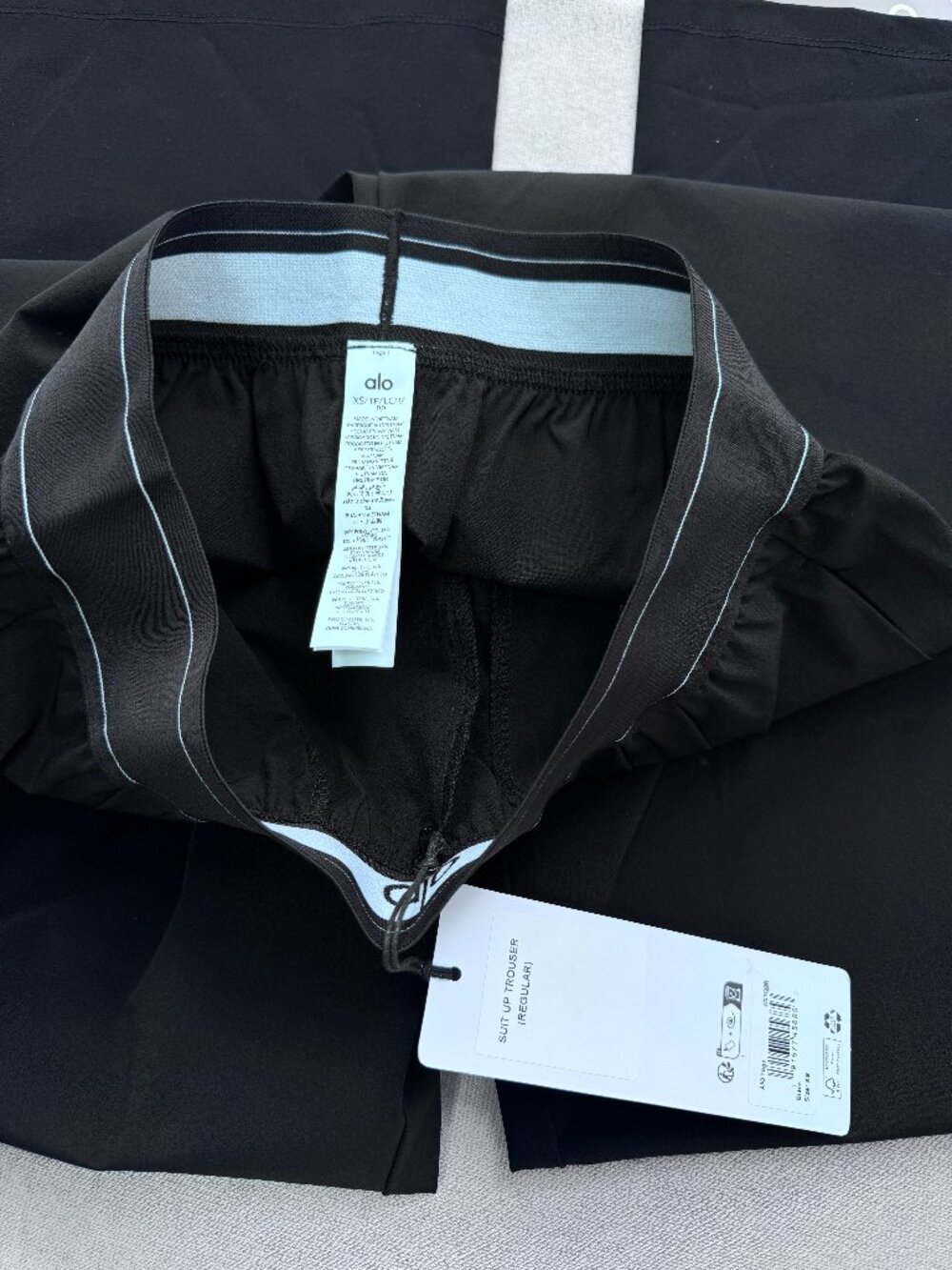 NWT 🖤 Black Alo Yoga Wide Leg Suit Up Pants 😁 High Waisted  |  (30" Inseam) - Picture 5 of 9